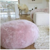 Maison Thuret - Pouf En Peau De Mouton Rose modèle galet
