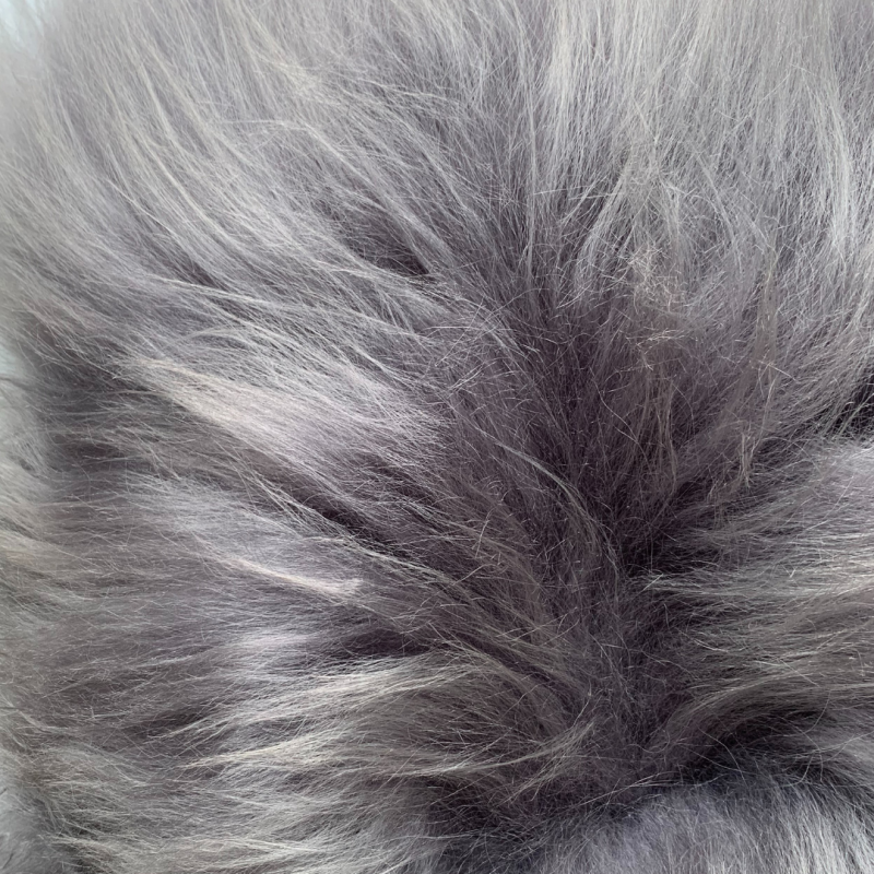 Grijs IJslands schapenvachtkussen