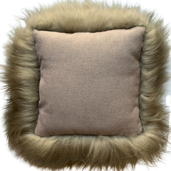 Maison Thuret - Coussin En Peau De Mouton Islandais Olive