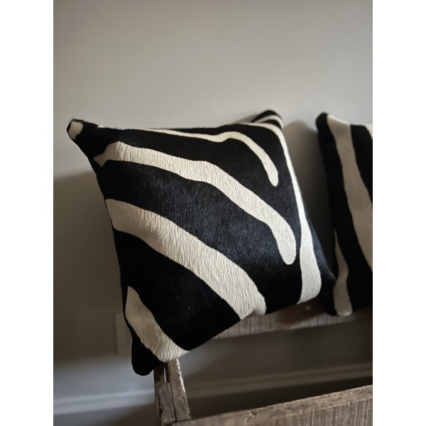 Maison Thuret - Imitatie Zebra koeienhuid kussen