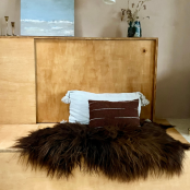 Maison Thuret - Gestrande bruine schapenvacht