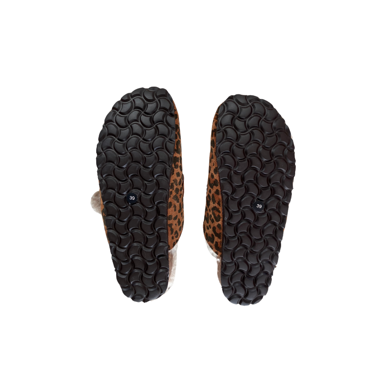 Leren klompen met luipaardprint