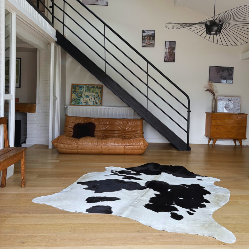 Peau de vache noire et blanche