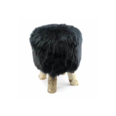 Tabouret en peau de mouton noir