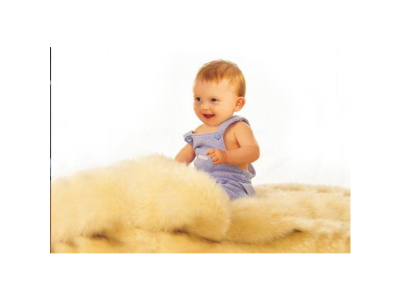 Pourquoi Choisir la Peau de Mouton pour la Chambre de Bébé ?