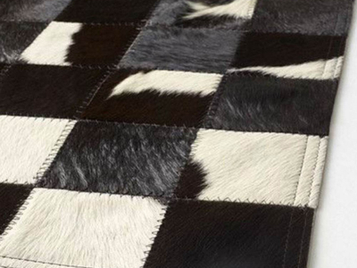 Intégrer des Tapis en Peau de Vache pour la Décoration de Bureau
